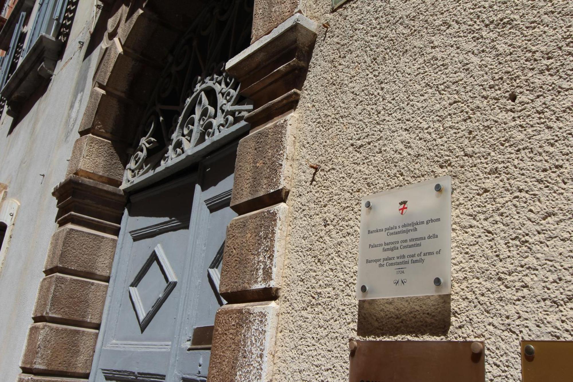 Guest House Barocco Ровінь Екстер'єр фото